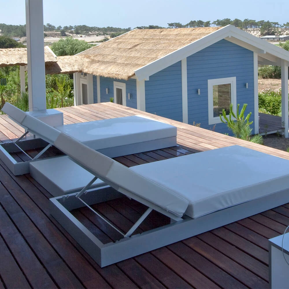 Beds / Outdoor furniture 2